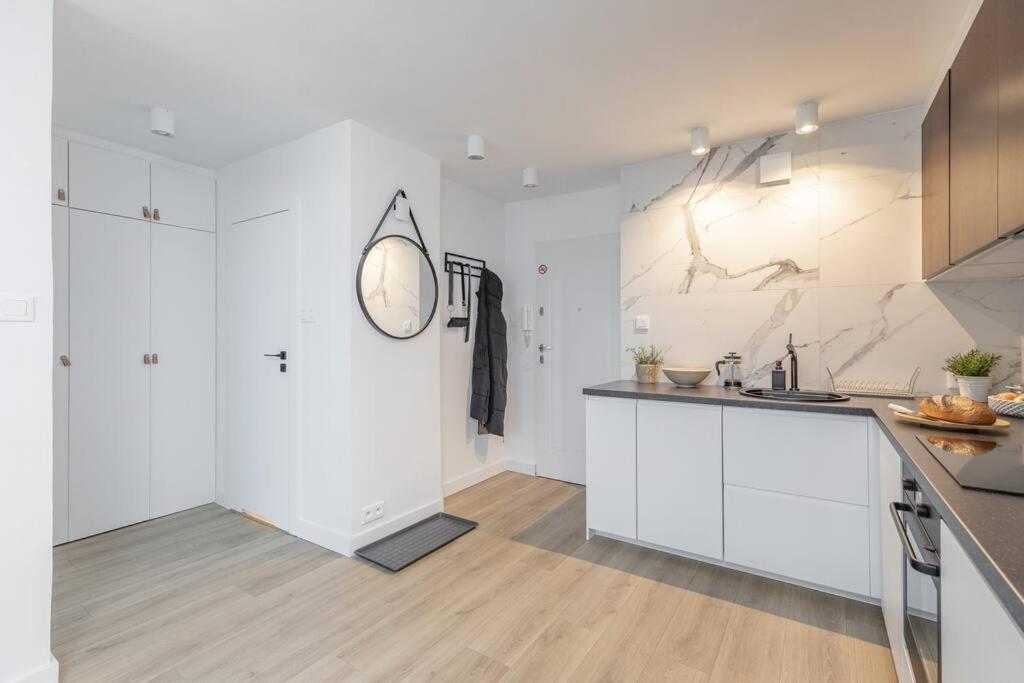 Superapart Jana Pawla Ii, Apt 302 Cozy Urban Retreat, Perfect For Couples Varşovia Exterior foto